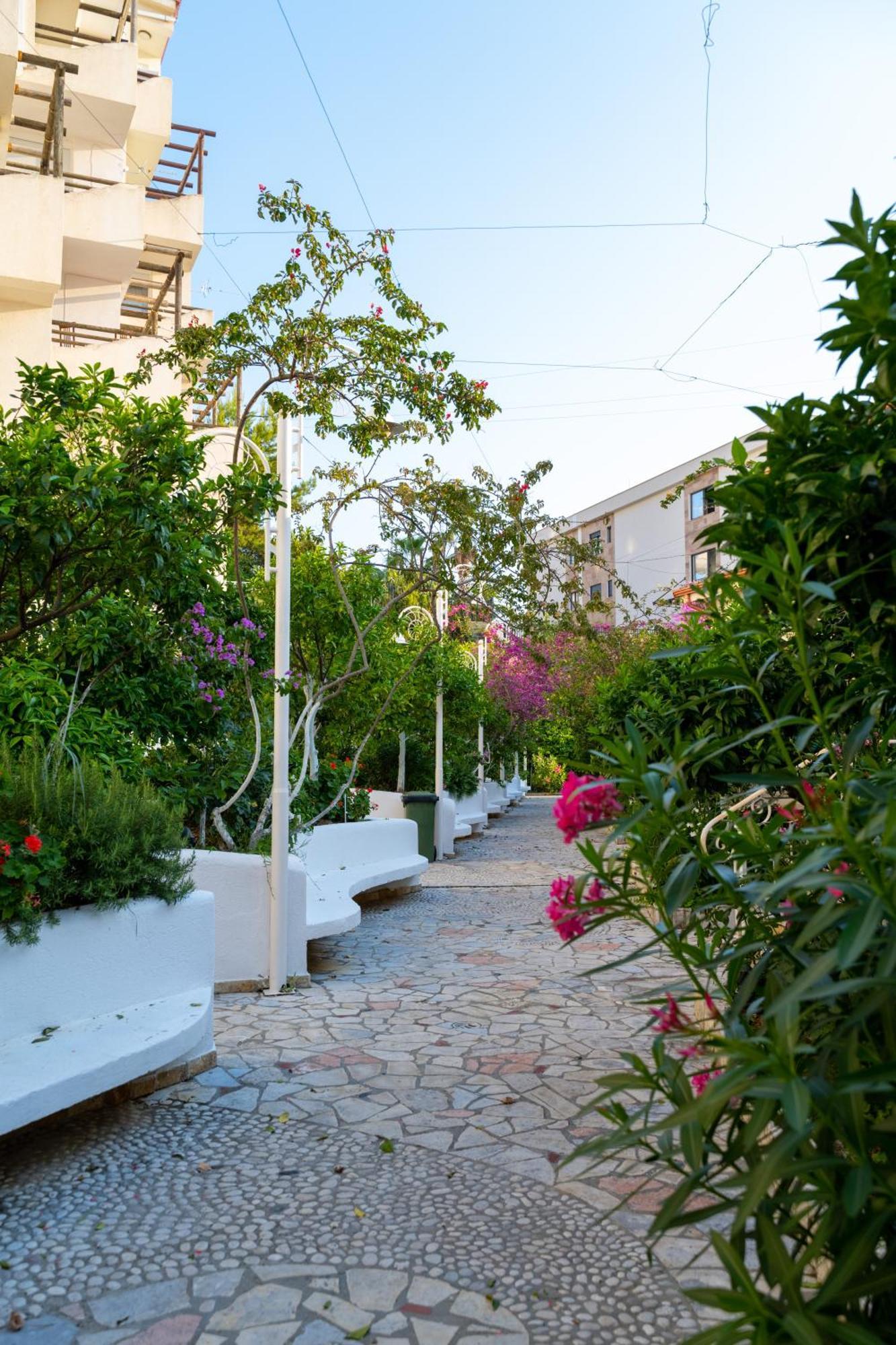 Bougainville Bay Sarande