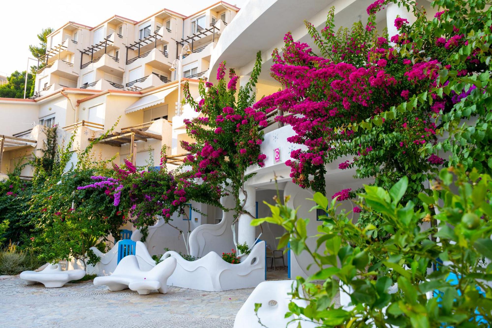 Bougainville Bay Sarande